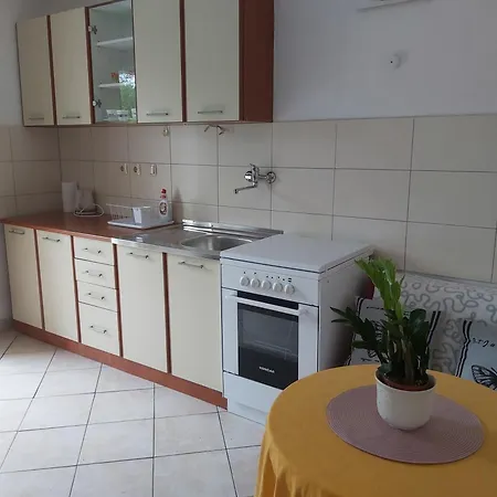 Lena * Šibenik