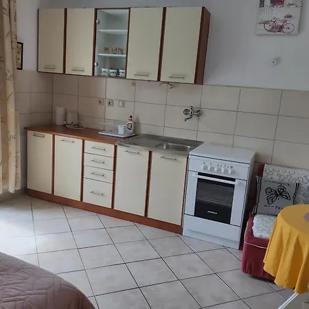 Apartment Lena *